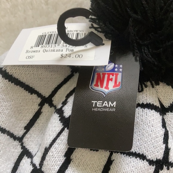NWT Browns Pom Pom beanie - Picture 3 of 5